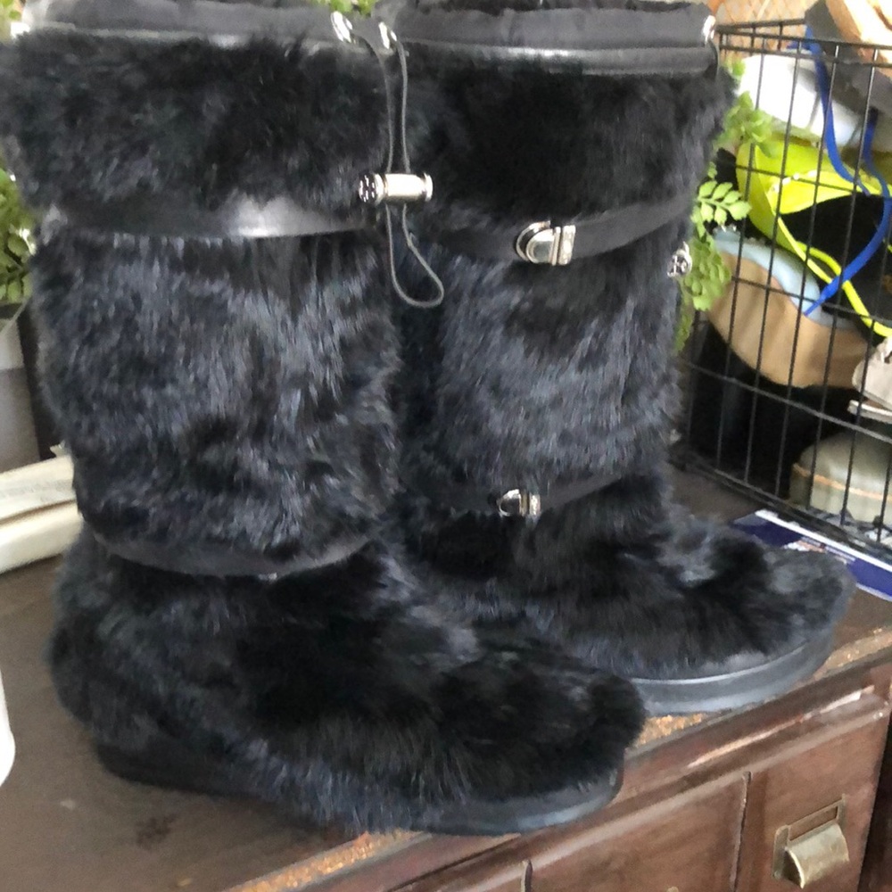 Tory burch rabbit fur boots